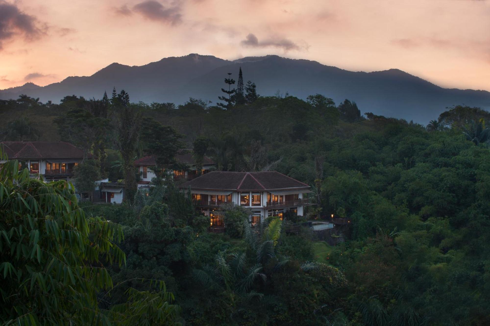 Novus Giri Resort & Spa Puncak Exterior foto